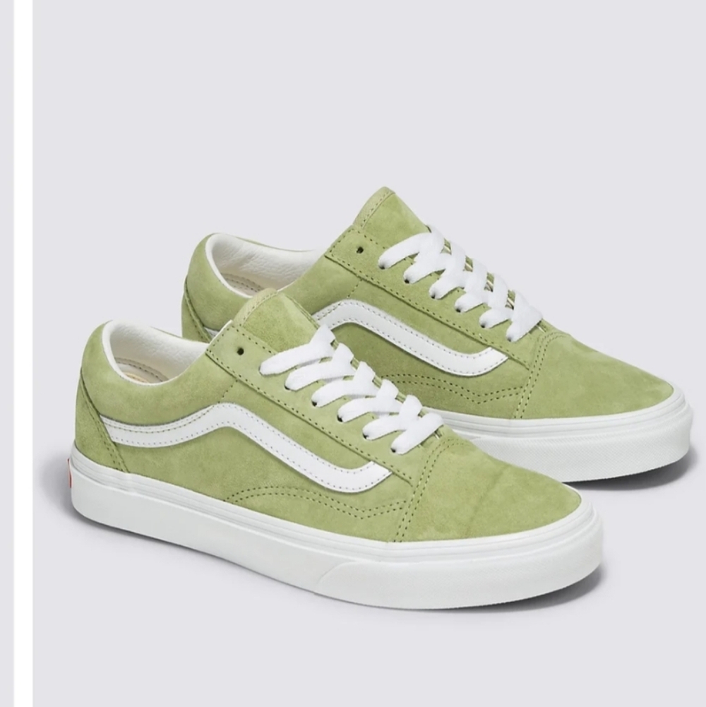 NWT Vans Old Skool Pig Suede Sidestripe Tennis Shoes